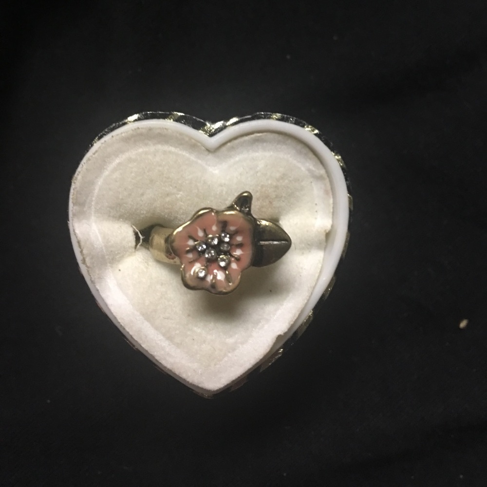 Gold Tone Flower Ring